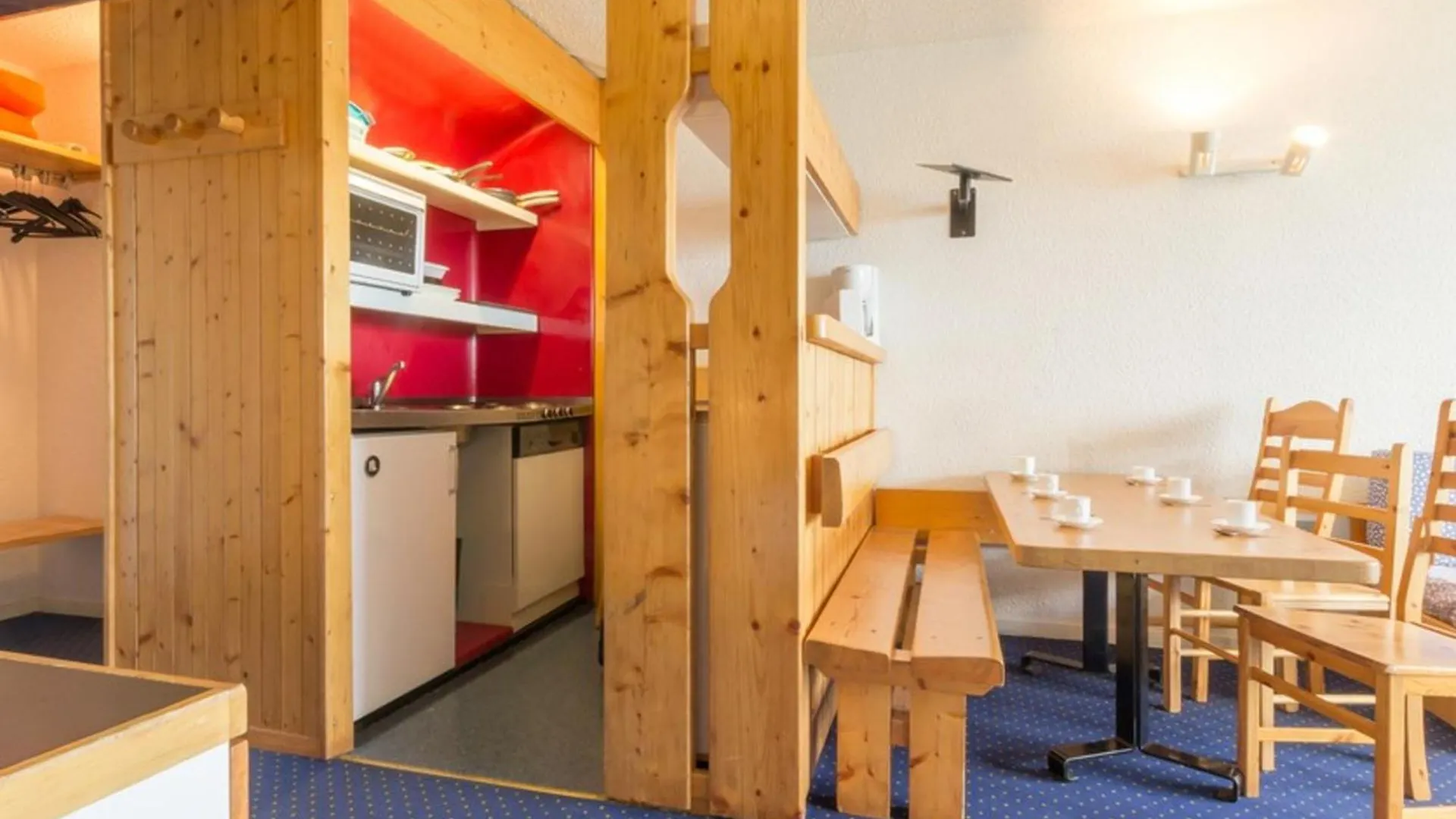 Appartement Lumineux: 2 Pieces, Balcon Sud-Ouest, Wifi, Centre Station - Fr-1-346-410 location